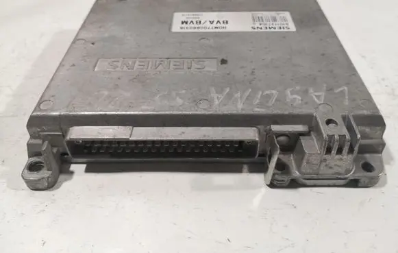 Renault Laguna I Engine control unit/module S101727104Q H0M7700860316