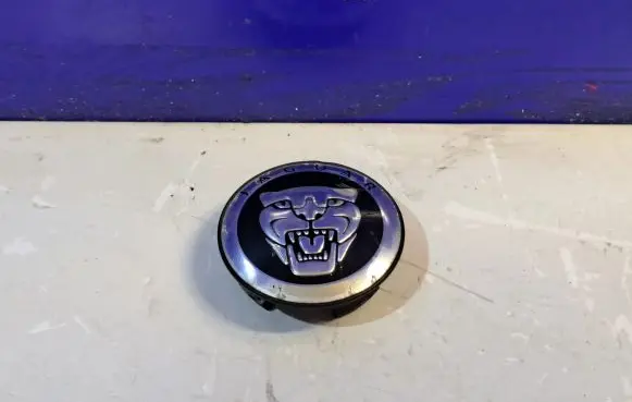 Jaguar XF X250 R20 wheel hub/cap/trim 8W931A096AD AW9M1A096AA