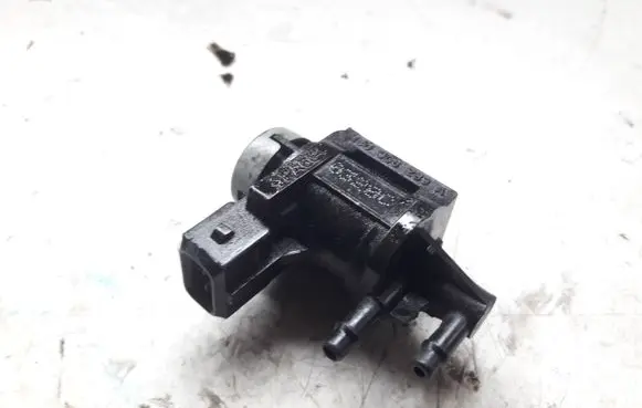 Audi A4 S4 B6 8E 8H Vacuum valve 1J0906283A