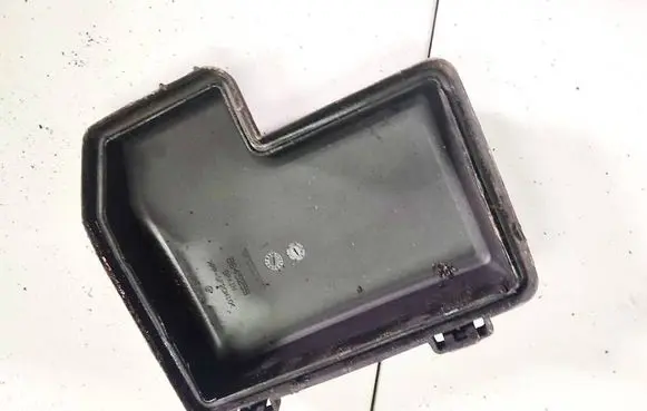 Volvo S60 Fuse box cover 8645259