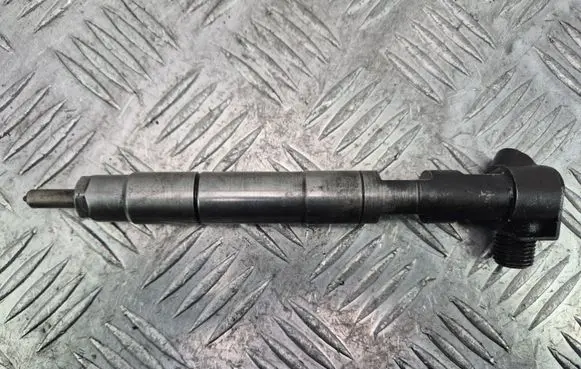 Mercedes-Benz C W204 Fuel injector A6510704987
