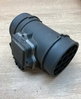 Opel Vectra B Mass air flow meter 90411957 5WK9150 USED