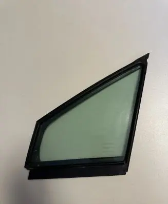 Subaru XV II Front door vent window glass four-door 61284FL01A