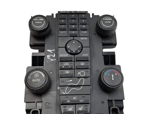 Volvo V50 Climate control unit 8697155