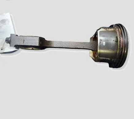 Ford Focus C-MAX Piston with connecting rod