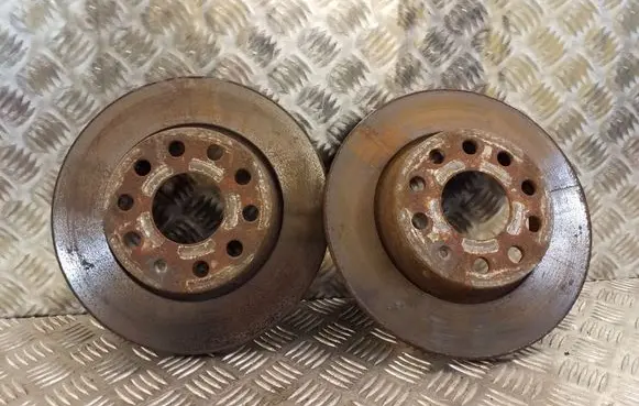 Volkswagen Jetta VI Rear brake disc