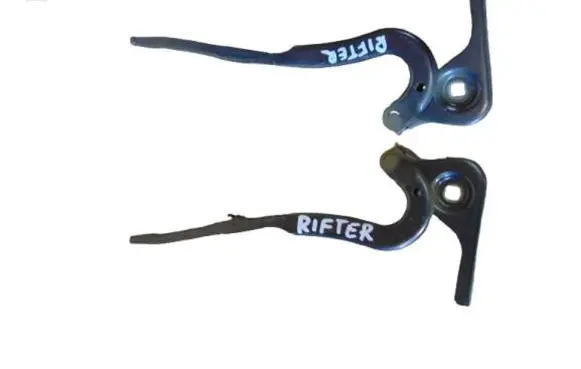 Peugeot Rifter Engine bonnet/hood hinges 9816485080