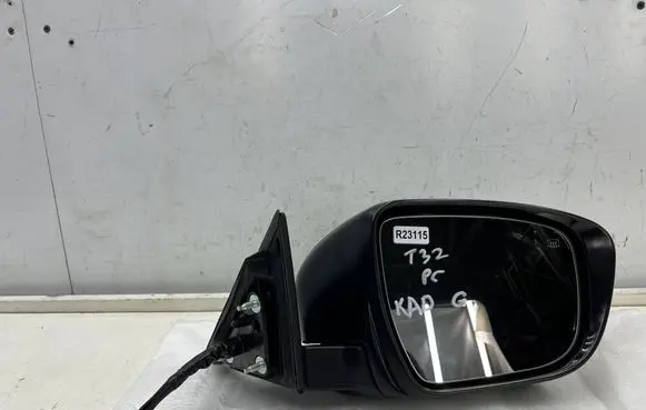 Nissan Rogue Front door electric wing mirror 
