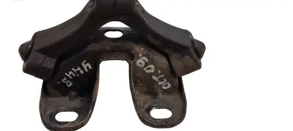 Skoda Octavia Mk2 (1Z) Muffler mount bracket/holder 6Q0253147