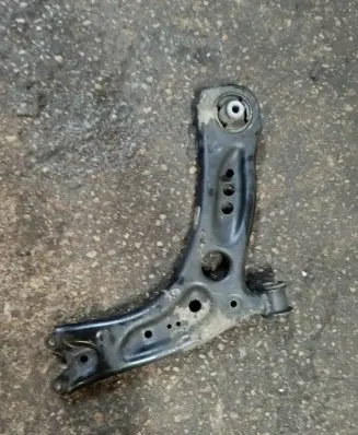 Volkswagen Golf VII Front lower control arm/wishbone 5QM407152A 8732A01J00