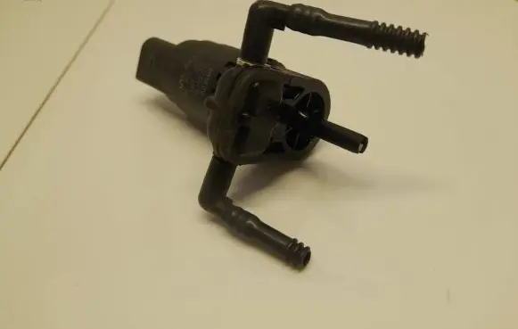Volkswagen PASSAT B6 Windscreen/windshield washer pump 1T0955651A 003989 SG712V