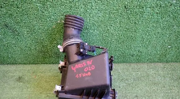 Toyota Yaris XP210 Air filter box 