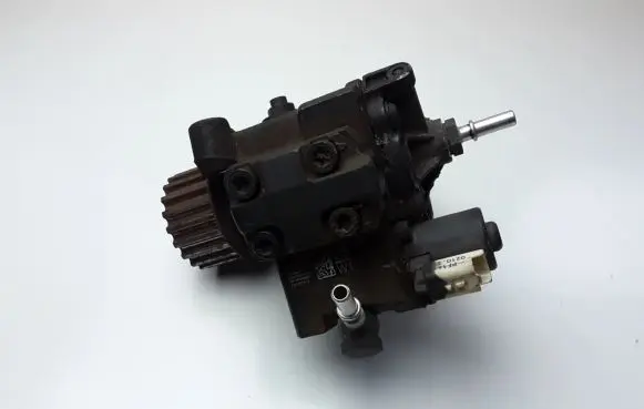 Renault Megane IV Fuel injection high pressure pump 167003669R