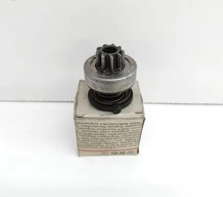 Volkswagen Polo II 86C 2F Other engine bay part 031911335