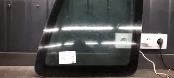 Land Rover Freelander Rear side window