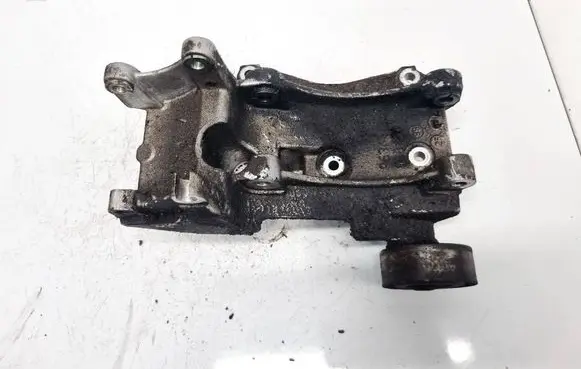 Citroen Xantia Engine mounting bracket 96348183 96348179
