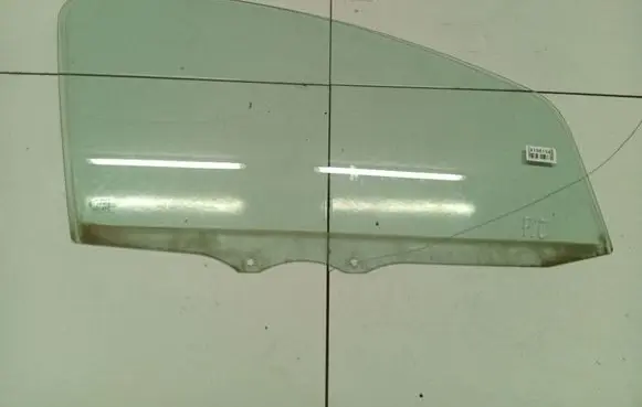 Toyota Aygo AB10 Front door window glass four-door As2