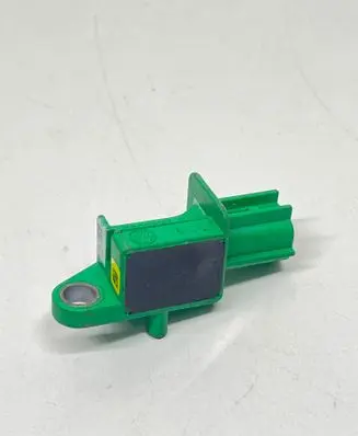 Volkswagen Touran I Airbag deployment crash/impact sensor 5M0909606A 5WK43658
