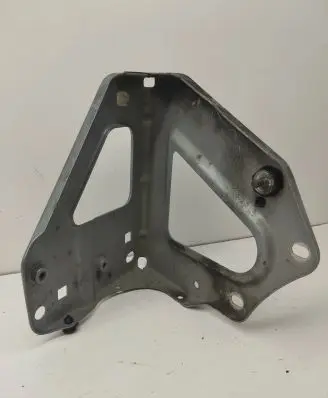 Audi A6 S6 C6 4F Fender mounting bracket 4F0821135B 1008S10