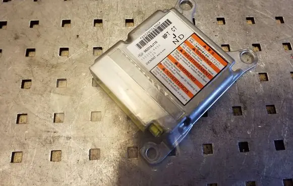 Subaru Outback Airbag control unit/module 98221AJ110 1503004650
