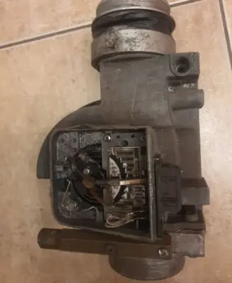 BMW 7 E32 Mass air flow meter 1285501 1288310508