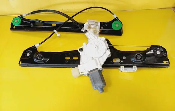 BMW 3 E90 E91 Front door window regulator with motor 6927028 0130822227 7060266S