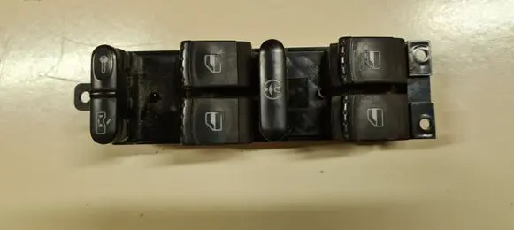 Volkswagen PASSAT B5.5 Electric window control switch 1J4959857B F005S00072