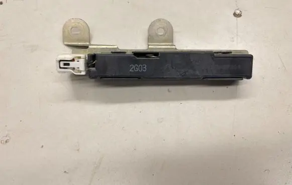 Lexus ES 300h (6th Gen) Keyless system antenna 8999748020