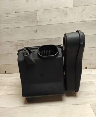 Mitsubishi Outlander Air filter box 