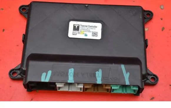Tesla Model S Engine control unit/module ECU 1034215-00-A