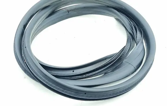Renault Captur II Front door rubber seal