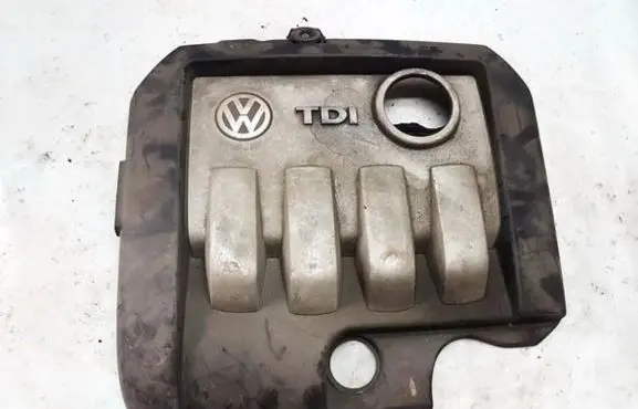 Volkswagen Touran I Engine cover (trim) 03g103925aa