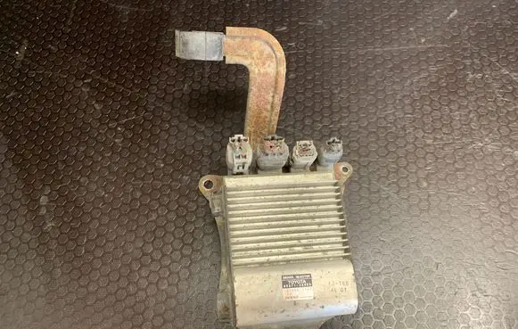 Toyota Avensis T270 Fuel injection control unit/module 1310001562 8987120080