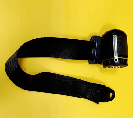 Fiat Punto (176) Rear seatbelt 043085