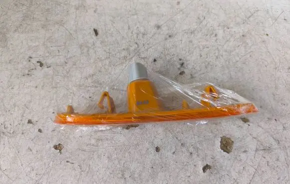 Chevrolet Camaro Front reflector 2551200 186167001N 18616700