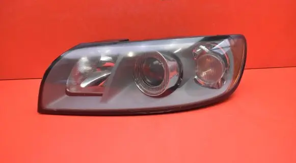 Volvo V50 Headlight/headlamp 30698885