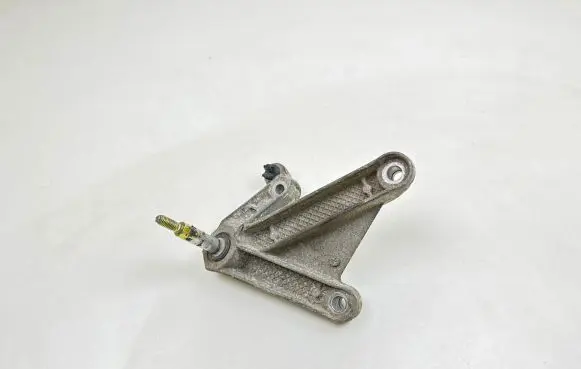Nissan Note (E11) Engine mounting bracket 82000430841 8200457080