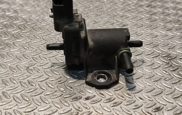 Citroen Berlingo Vacuum valve 9688124580