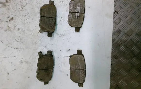 Toyota Prius (XW50) Brake pads (rear)