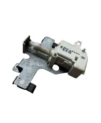Audi TT Mk1 Tailgate boot lock/latch motor 8N7862159A 3B0959781B 751528