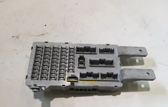 Hyundai Santa Fe Fuse box set 919502B400 91950-2B400
