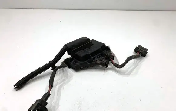 Opel Vectra C Fan control module 1379131