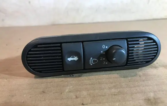 Jaguar XJ X308 Headlight level height control switch LNC6000BC 10400961150 GNC6880AA