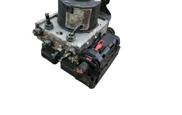 Skoda Octavia Mk2 (1Z) ABS Pump 1K0907379N 00005793E6 10097003133