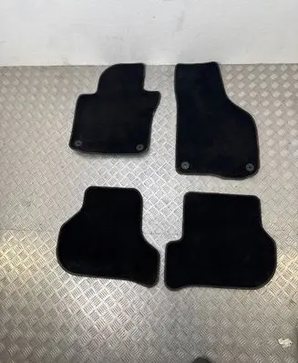 Skoda Octavia Mk2 (1Z) Car floor mat set 1Z1863011P