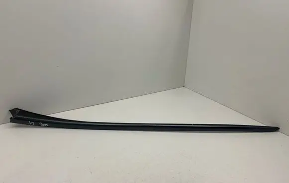 Peugeot 3008 I Windshield trim 