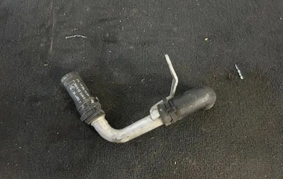 Mercedes-Benz E AMG W212 Engine coolant pipe/hose A2762000551 625412 2125553