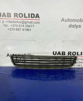 Opel Zafira B Front bumper lower grill 13124978