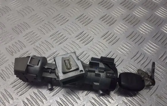 Ford C-MAX I Ignition lock 3M51-3F880-AB