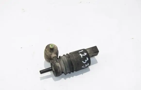 Volkswagen PASSAT B5.5 Windscreen/windshield washer pump